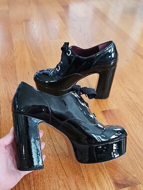Marc Jacobs Black Patent Platform Lace-Up Pumps